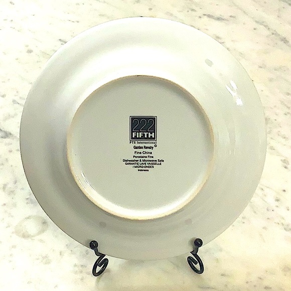 222 FIFTH GARDEN REVELRY APPETIZER BUTTER PLATE 6 1/2 INCH - Picture 5 of 6